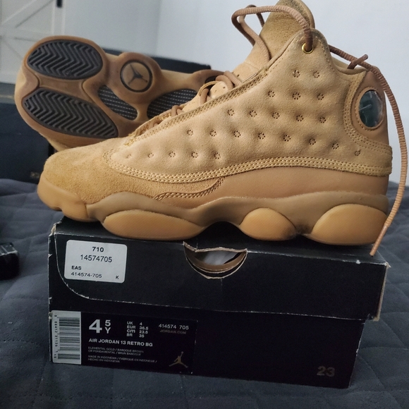 Jordan Tan Lace-Up Sneakers with Rubber Sole - Picture 5 of 6